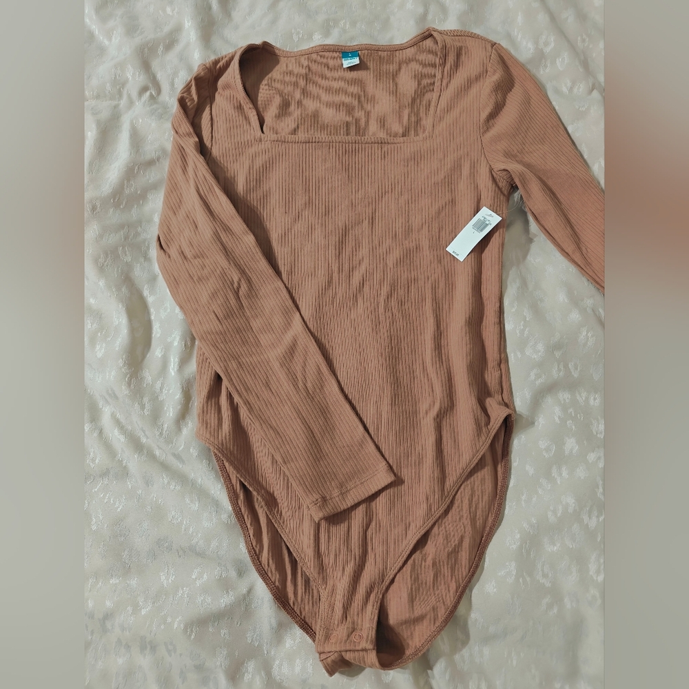 NWT Square Neck Bodysuit. Old Navy